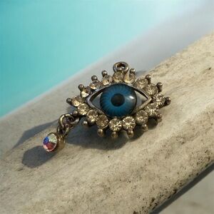 Elegant Blue Eye Pendant